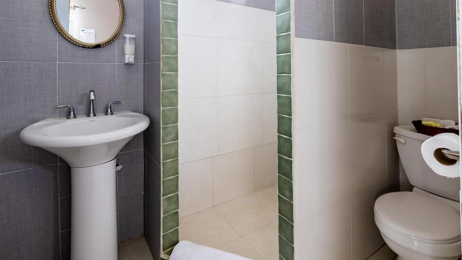 Beach Studio In Crown Point Bon Accord Village Aparthotel