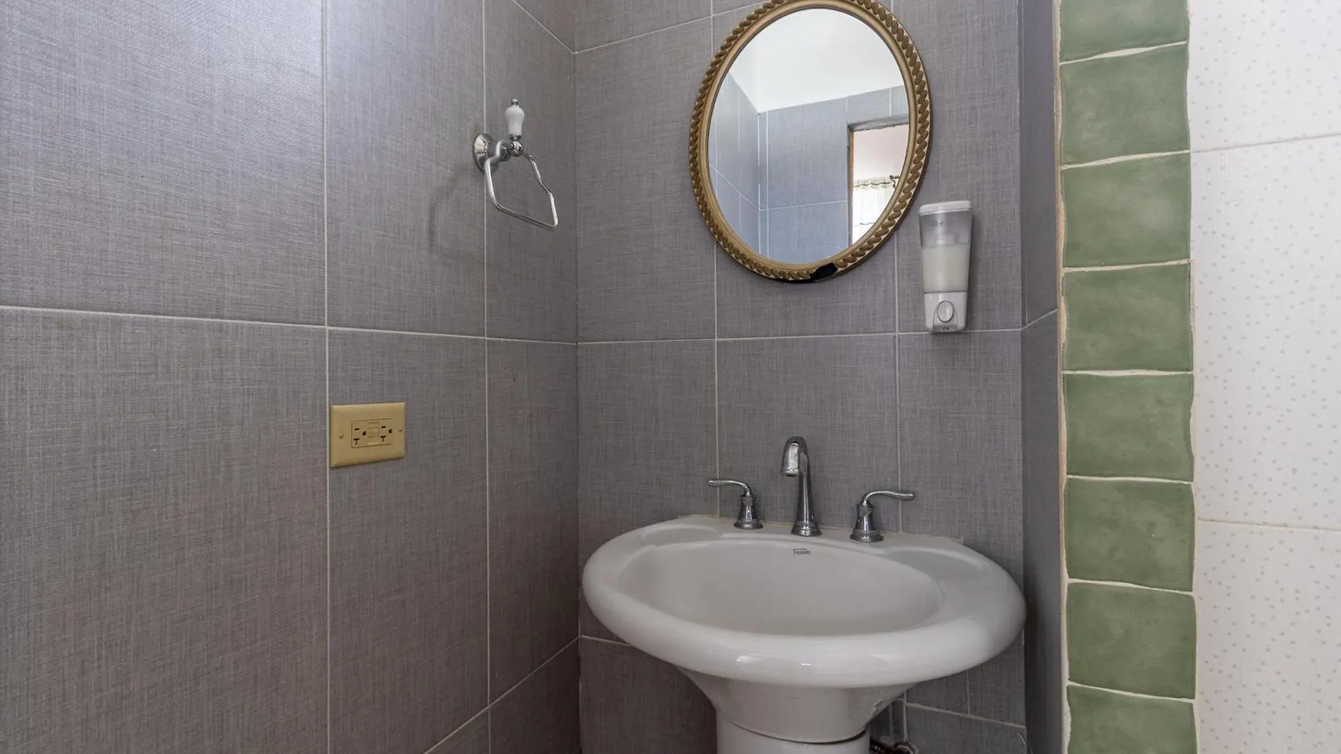 Beach Studio In Crown Point Bon Accord Village